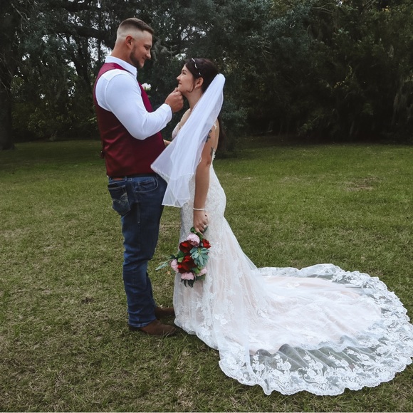 Size 8, with sides slightly taken in. - Picture 6 of 6